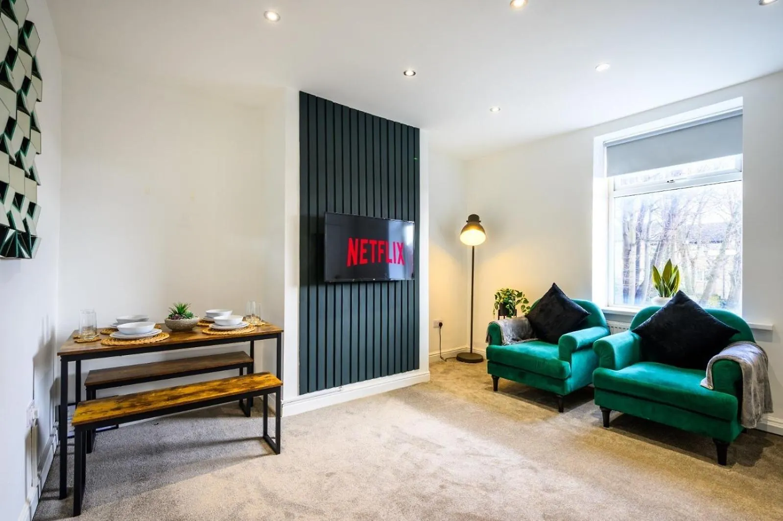 Home In West Yorkshire, Close To Leeds City Center, Sleeps 3! ile iletişim